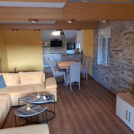 Apartman Vidas Palit Bagian luar foto
