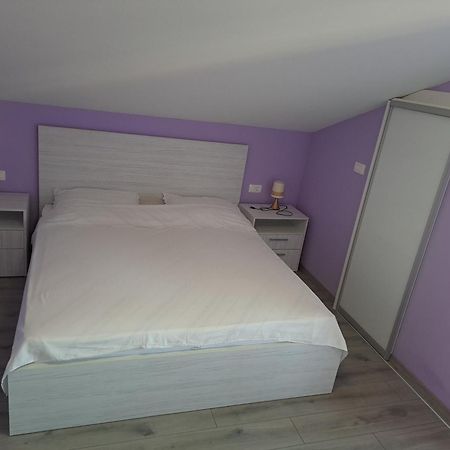 Apartman Vidas Palit Bagian luar foto