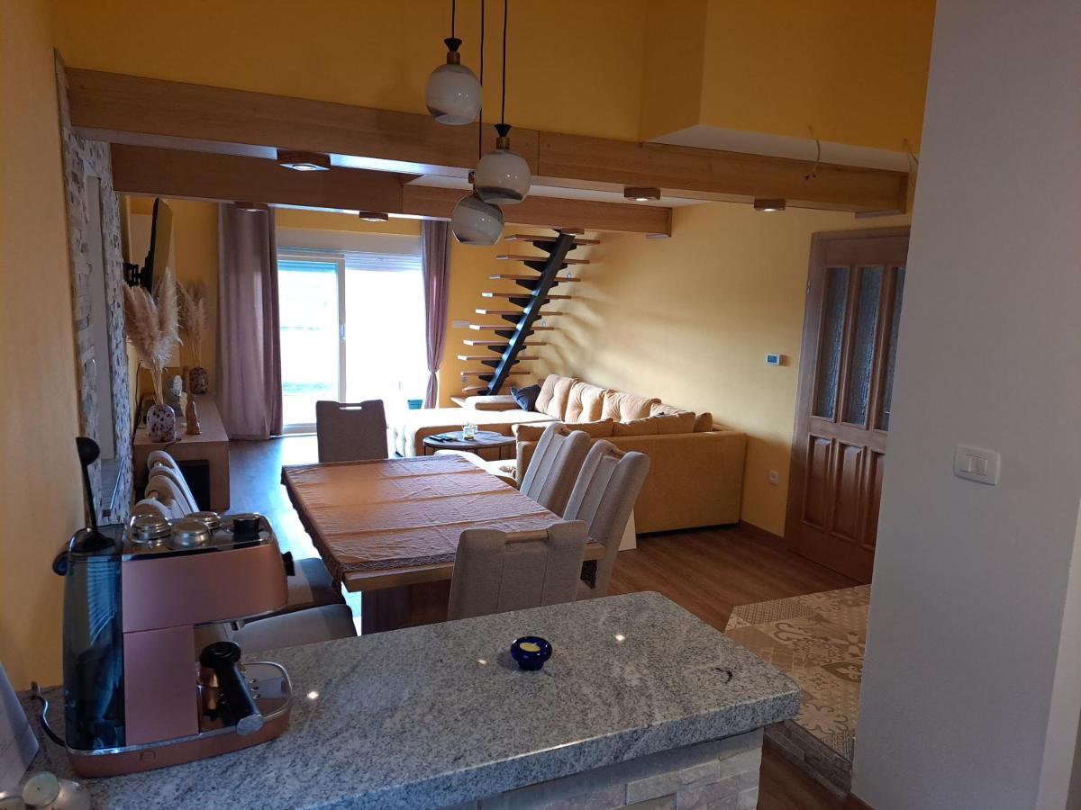 Apartman Vidas Palit Bagian luar foto