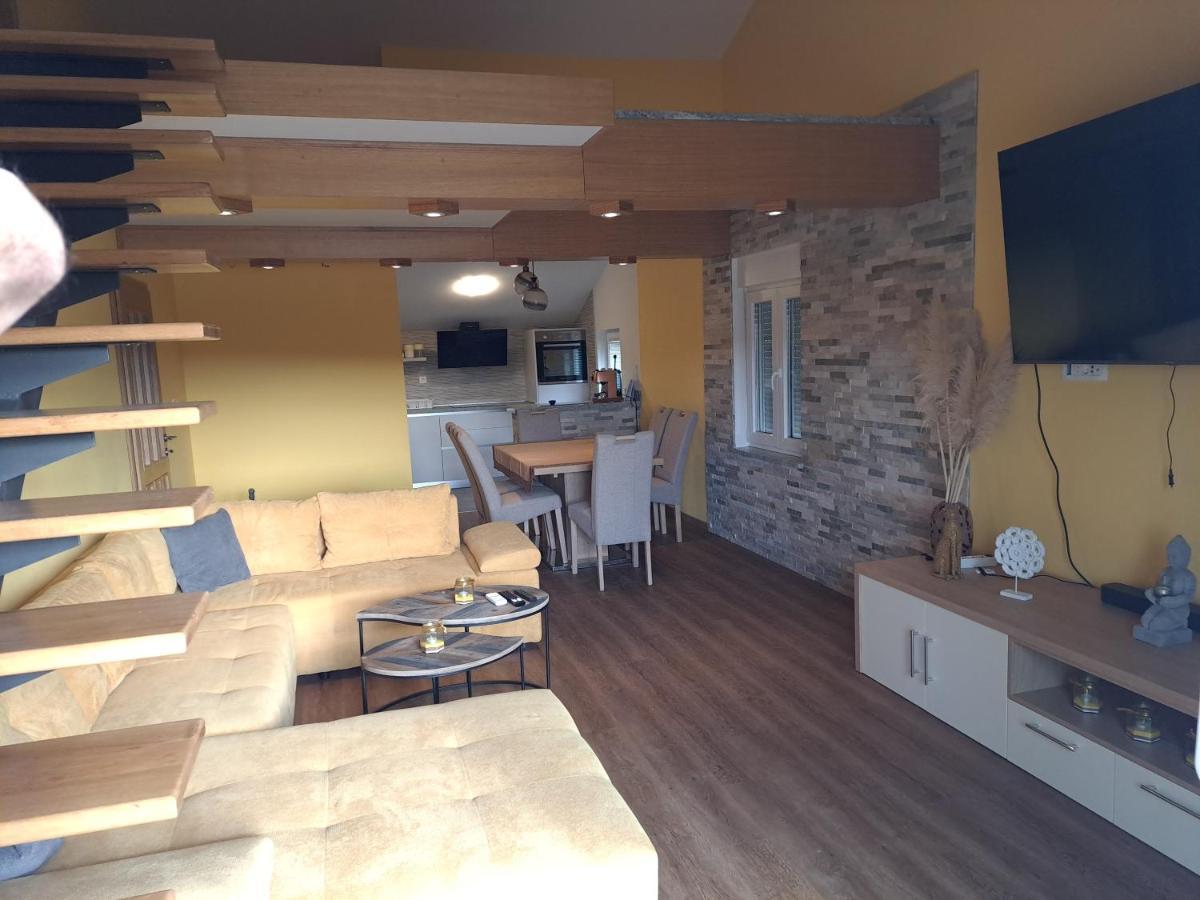 Apartman Vidas Palit Bagian luar foto